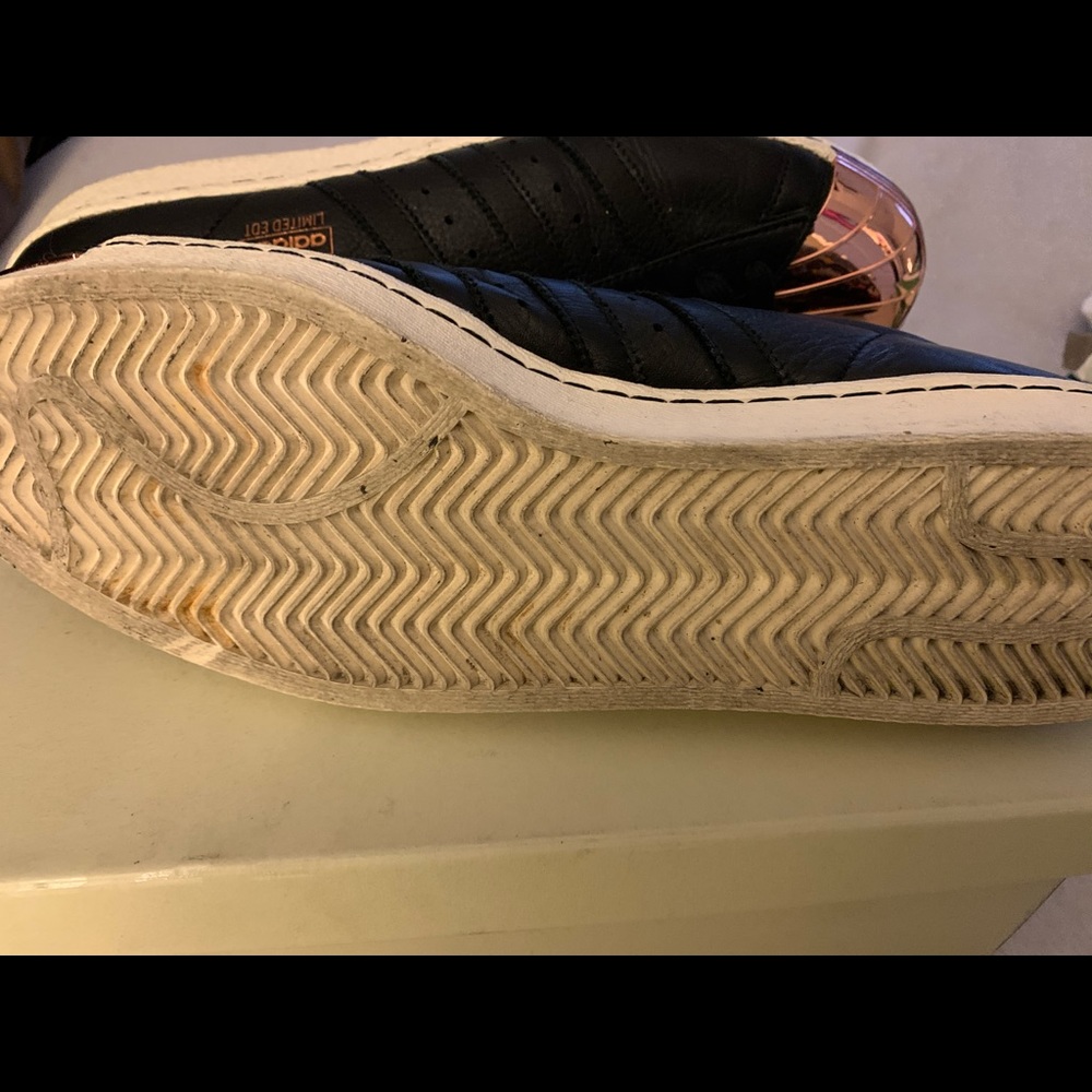 metallic shell toe adidas